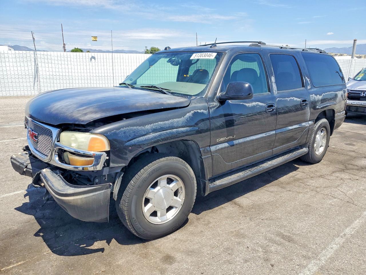 2005 GMC Yukon XL, VIN 1GKFK66U25J115674 — Front end