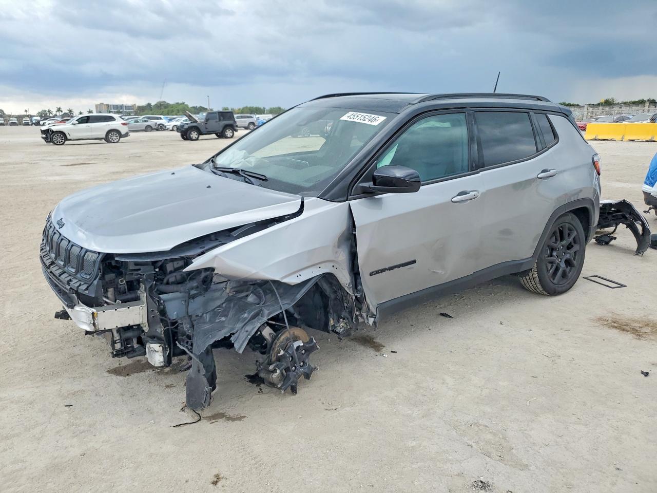 2022 Jeep Compass Altitude, VIN 3C4NJDBB4NT228618 — Front end