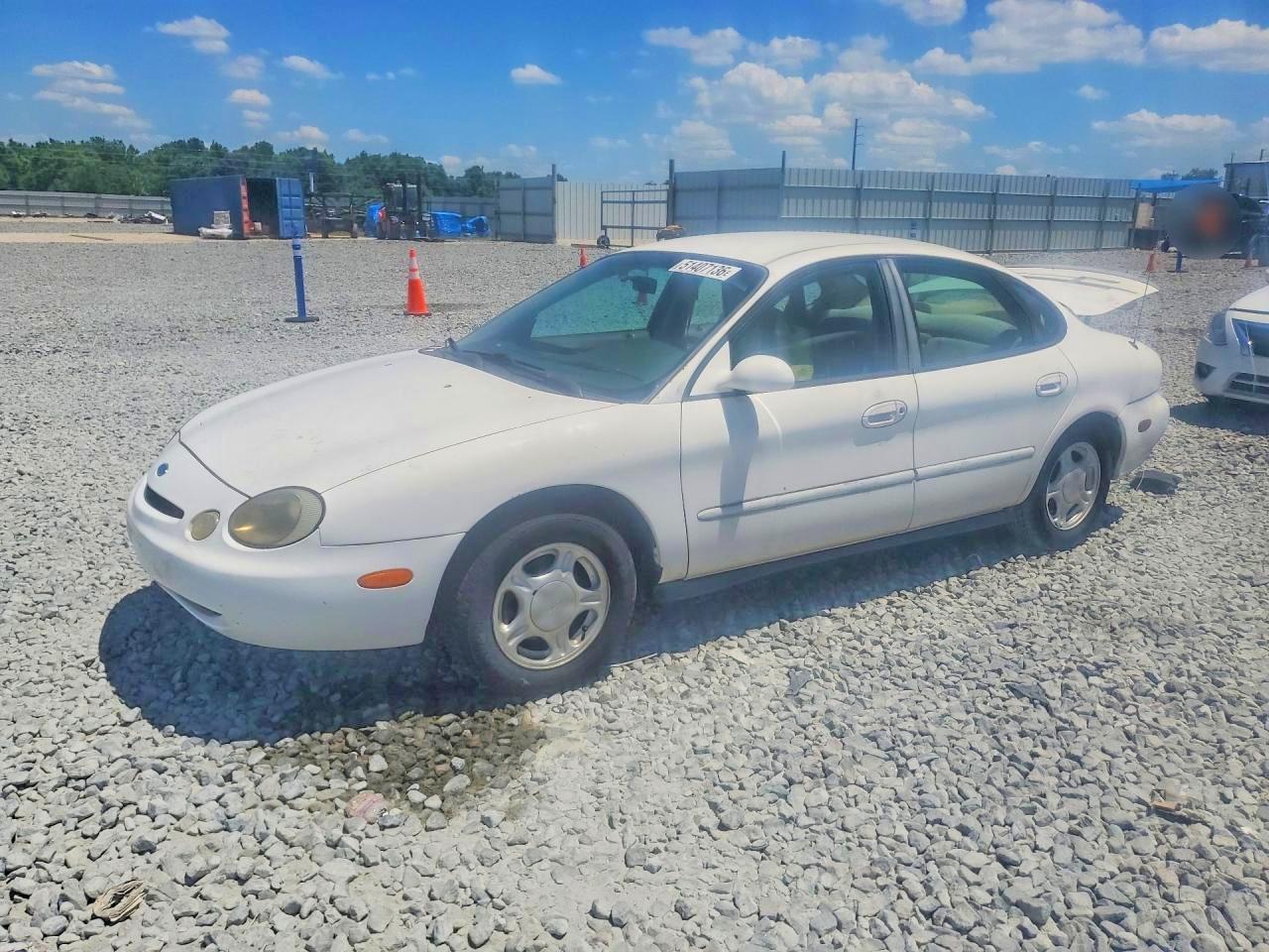 1996 Ford Taurus GL, VIN 1FALP52U4TA289250 — Rear end