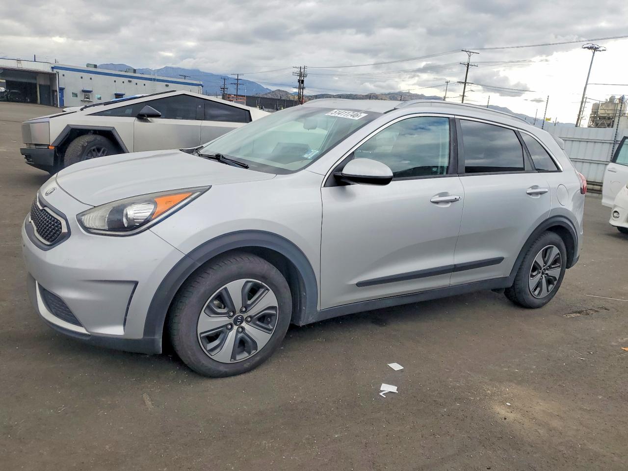 2017 Kia Niro LX, VIN KNDCB3LC0H5044920 — Minor dents and scratches