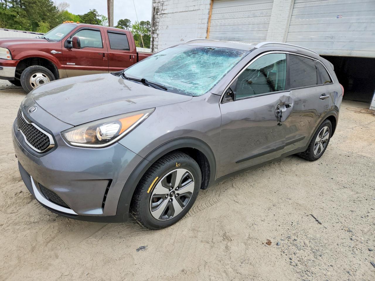 2017 Kia Niro LX, VIN KNDCB3LC9H5053499 — Front end