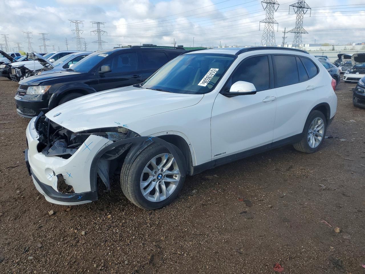 2015 BMW X1 xDrive28i, VIN WBAVL1C58FVY28204 — Front end