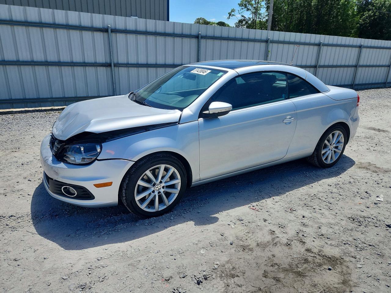 2015 Volkswagen Eos Komfort, VIN WVWBW8AH4FV001139 — Front end