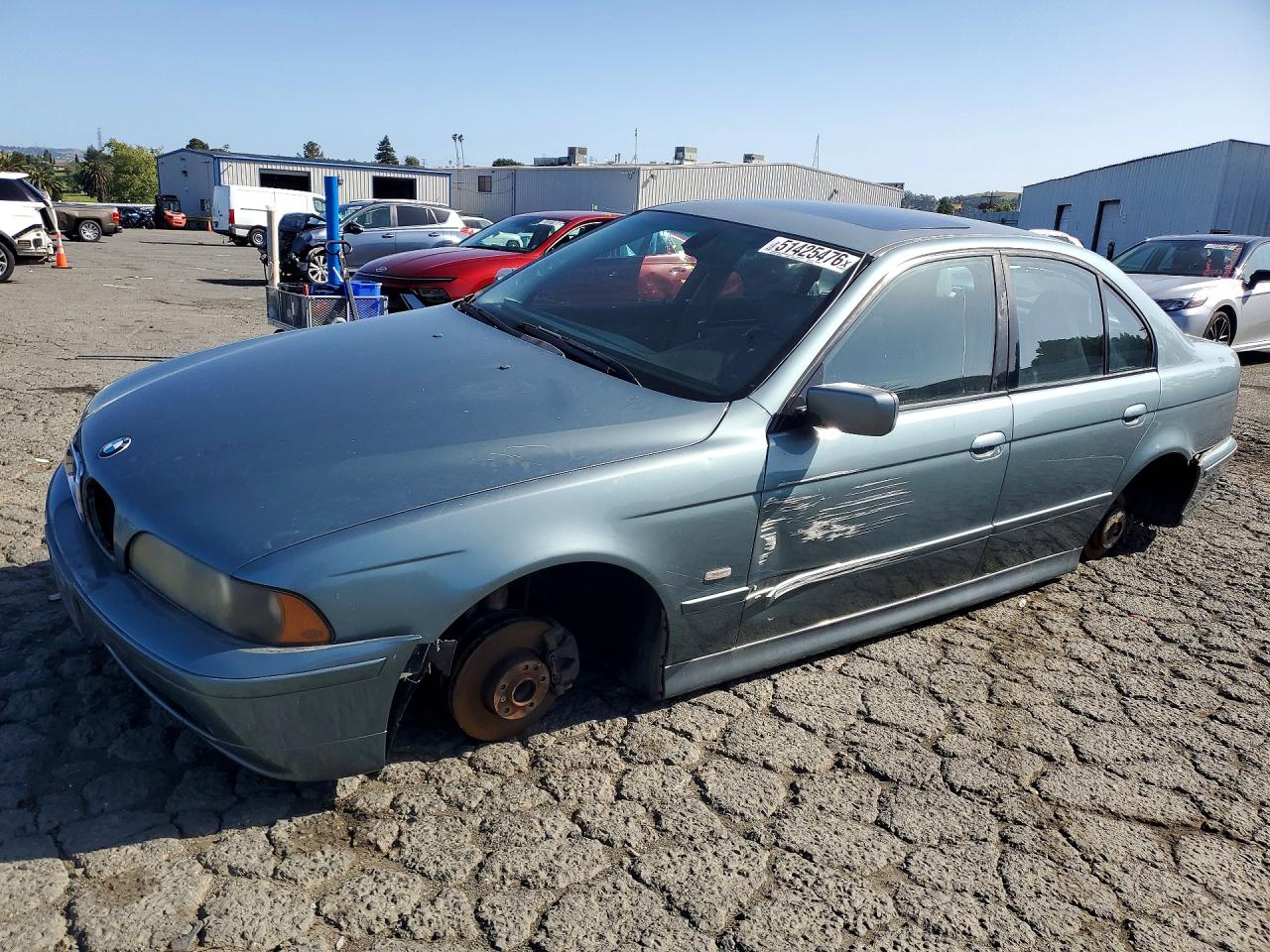2001 BMW 5 Series 540i, VIN WBADN63421GM72288 — Бок