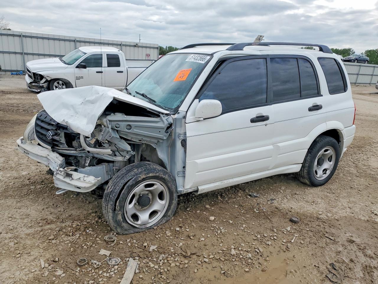 2002 Suzuki Grand Vitara JLX, VIN JS3TD62V224151979 — Перед