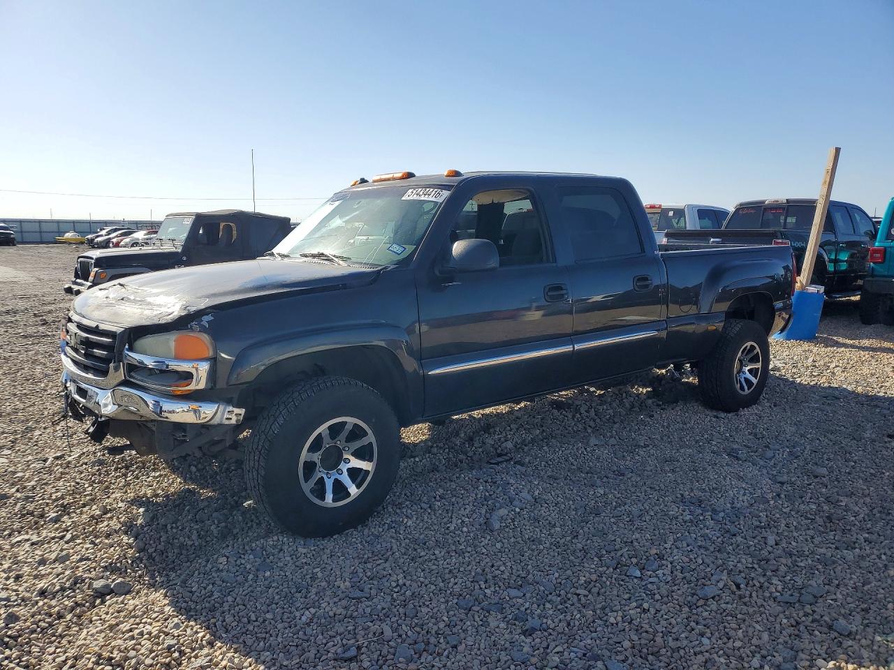 2003 GMC Sierra 1500HD SLE, VIN 1GTGC13U23F226326 — Front end