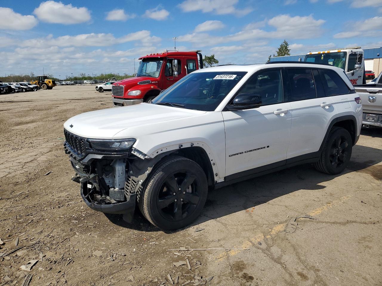 2024 Jeep Grand Cherokee Altitude X, VIN 1C4RJHAG2RC179474 — Front end