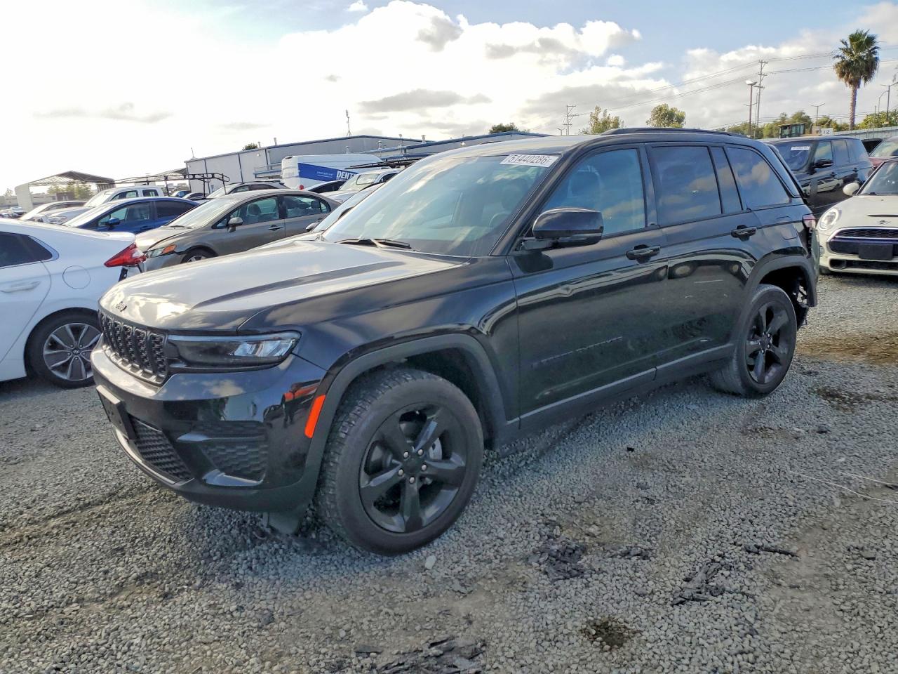 2023 Jeep Grand Cherokee Altitude, VIN 1C4RJHAG1PC557118 — Rear end