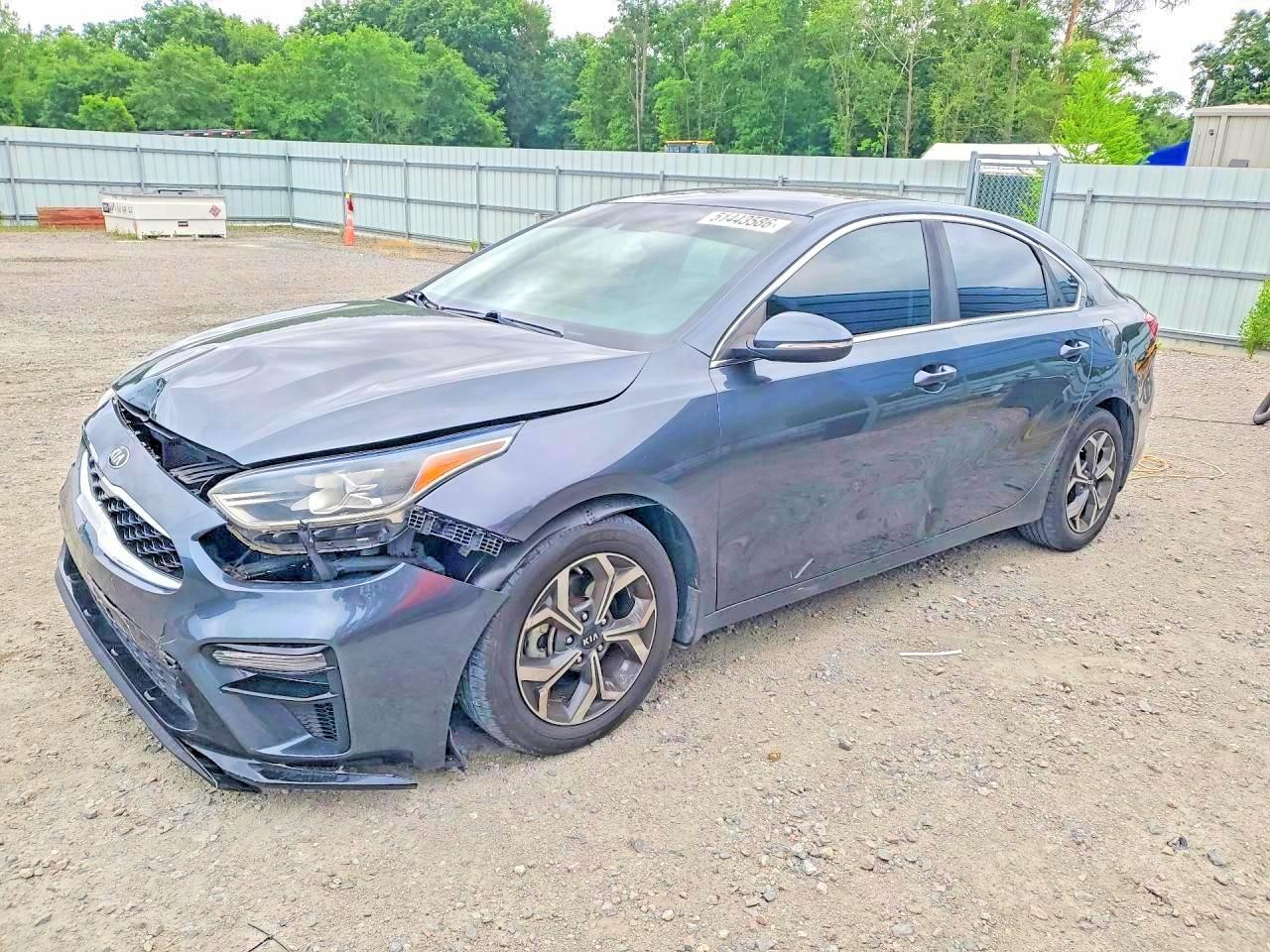 2019 Kia Forte EX, VIN 3KPF54AD1KE025696 — Перед