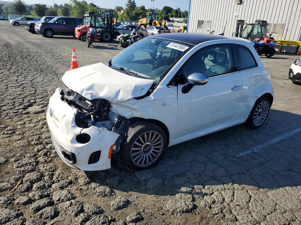 2018 FIAT 500 Lounge, VIN 3C3CFFCH5JT524270 — Перед