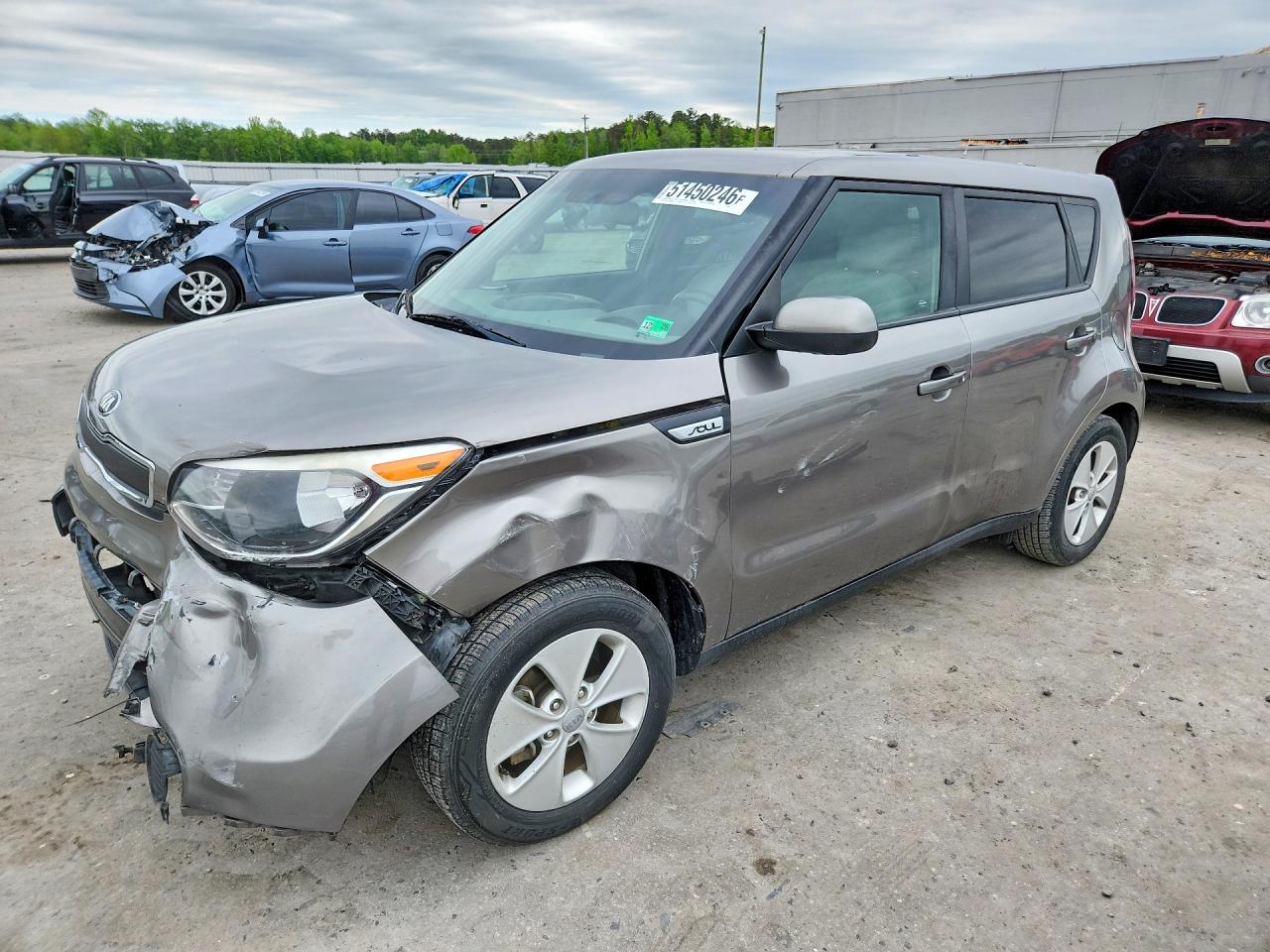 2016 Kia Soul, VIN KNDJN2A2XG7360458 — Front end