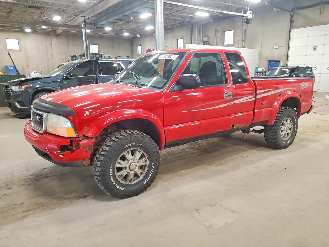 2003 GMC Sonoma SLS, VIN 1GTCT19XX38120808 — Front end