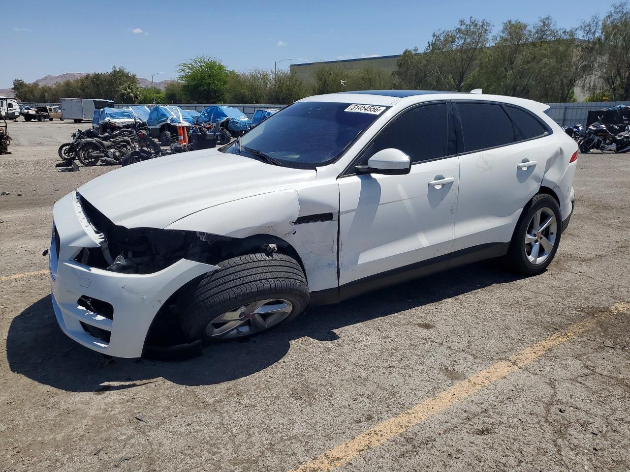 2018 Jaguar F-Pace 25t Premium, VIN SADCJ2FX1JA281302 — Перед