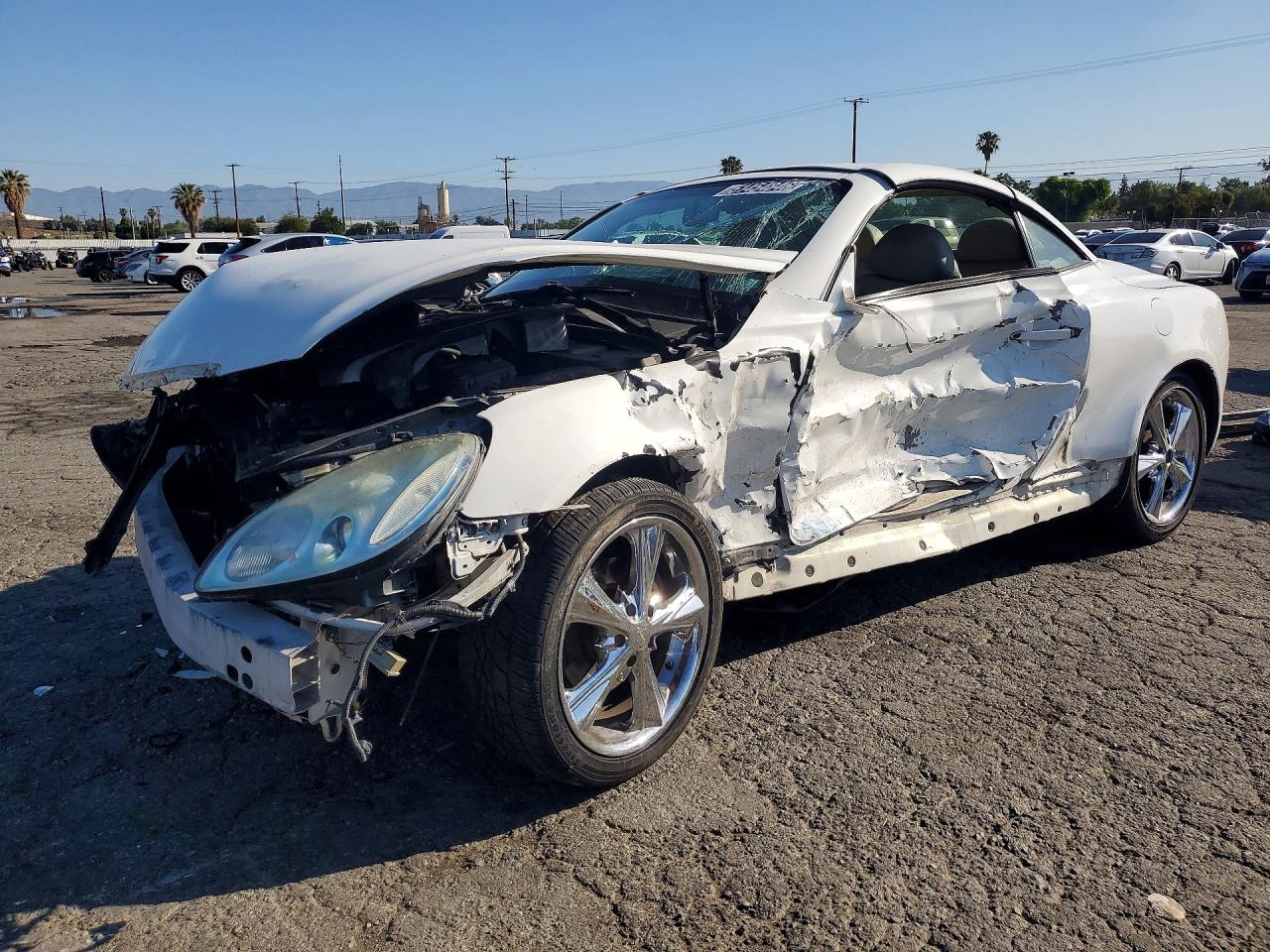 2002 Lexus SC 430, VIN JTHFN48YX20012865 — Front end