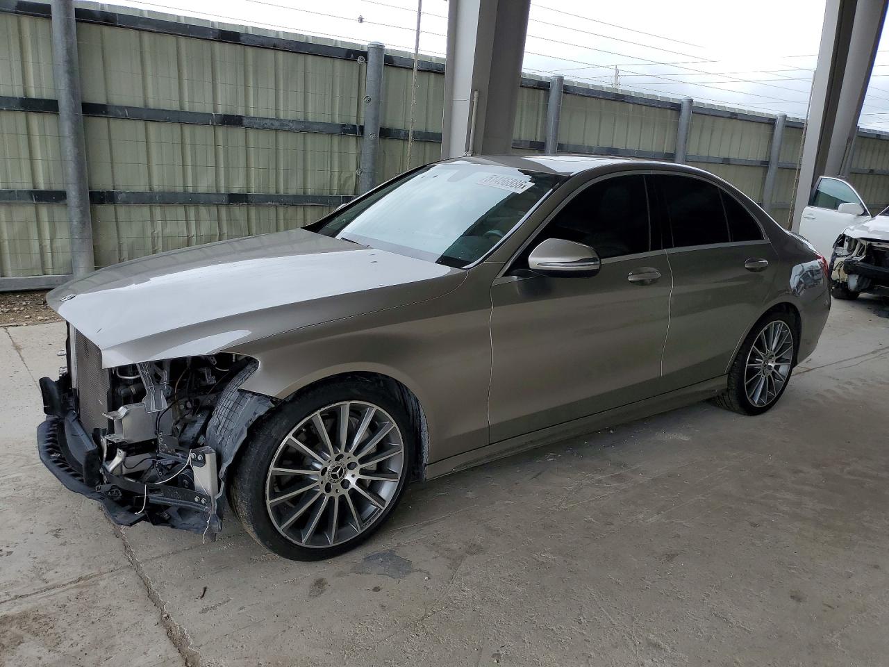 2019 Mercedes-Benz C 300, VIN 55SWF8DB7KU303265 — Front end