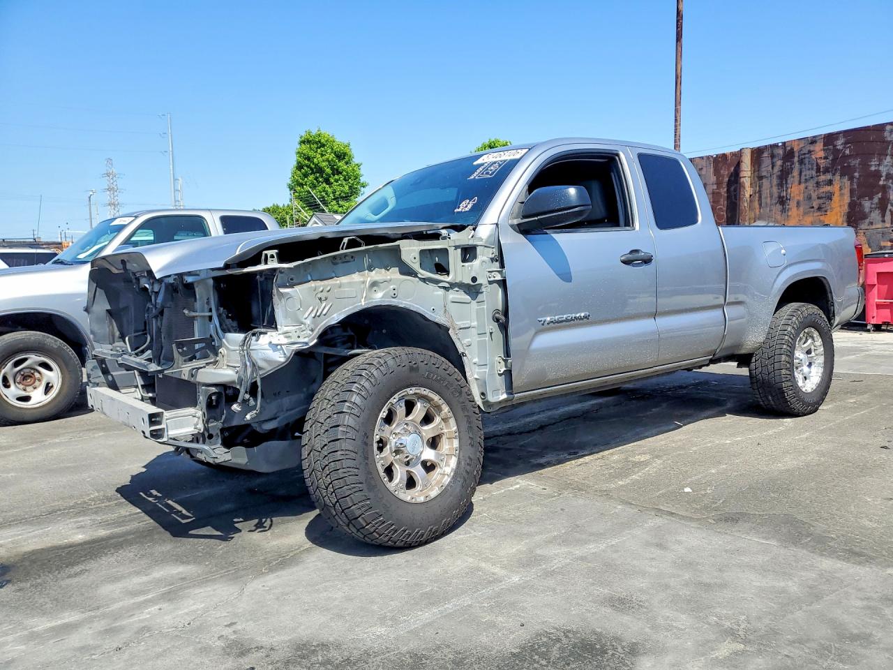 2021 Toyota Tacoma SR, VIN 3TYRX5GNXMT027859 — Front end