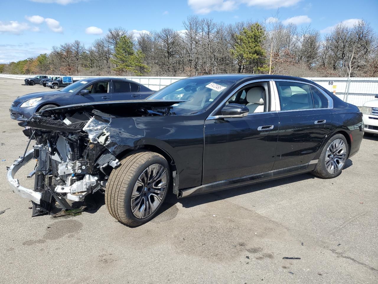 2025 BMW i7 xDrive60, VIN WBY53EJ04SCT88620 — Front end