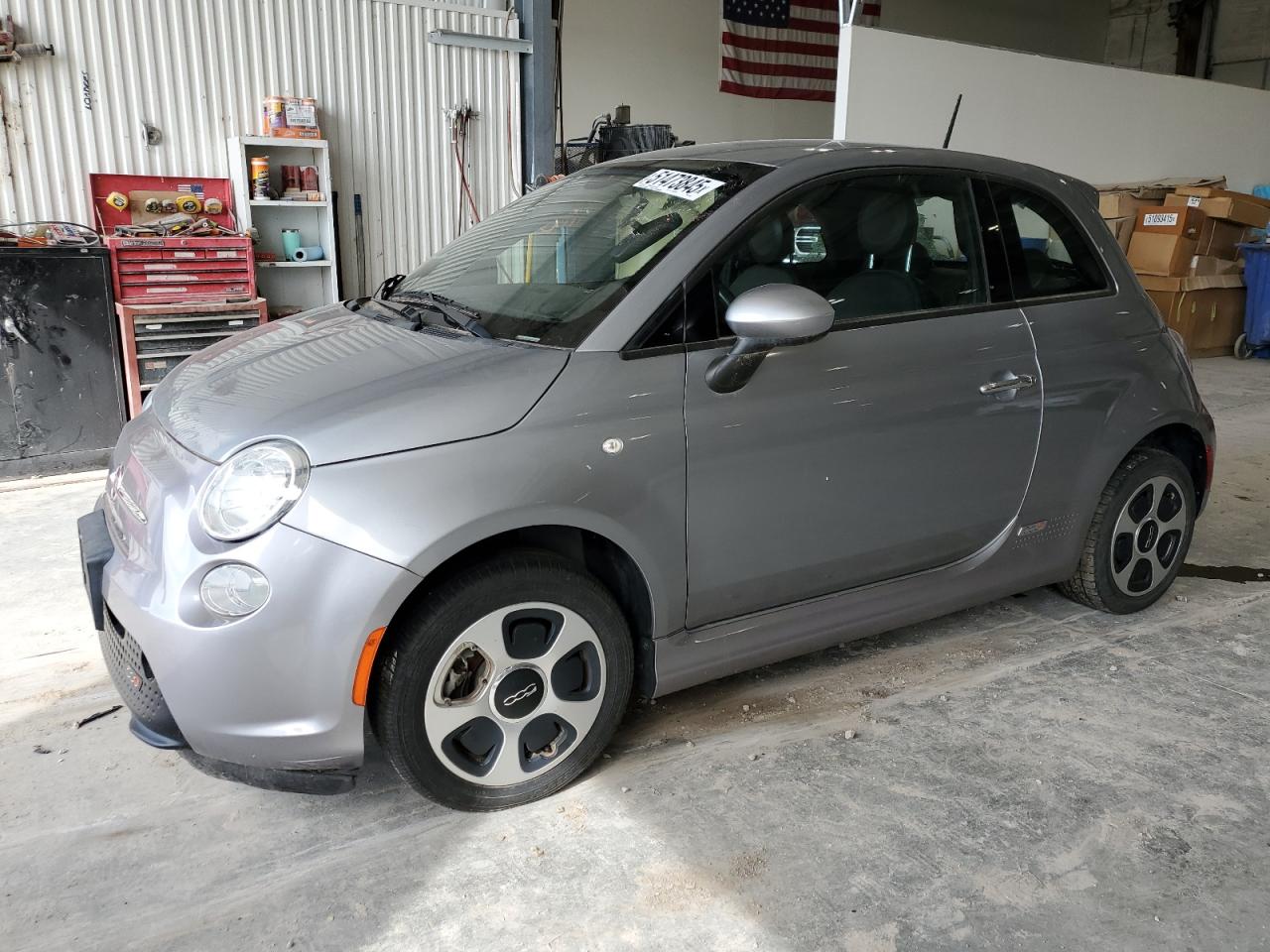 2015 FIAT 500e, VIN 3C3CFFGE0FT694348 — Фото с аукциона