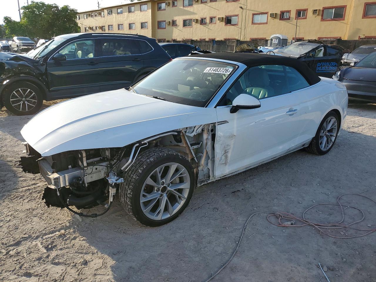 2022 Audi A5 Cabriolet Premium, VIN WAU2AGF59NN006050 — Перед