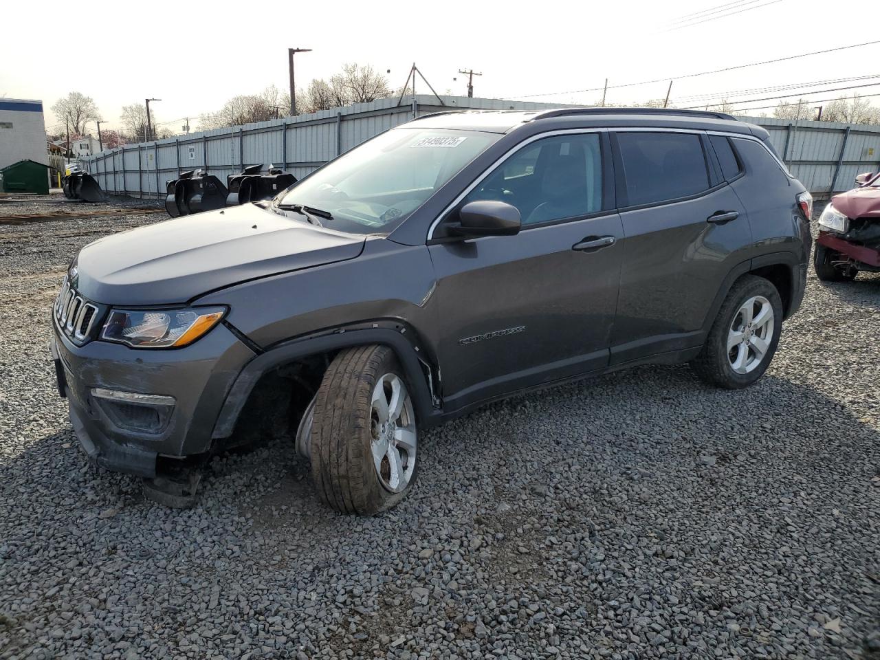 2021 Jeep Compass Latitude, VIN 3C4NJDBB1MT534626 — Front end