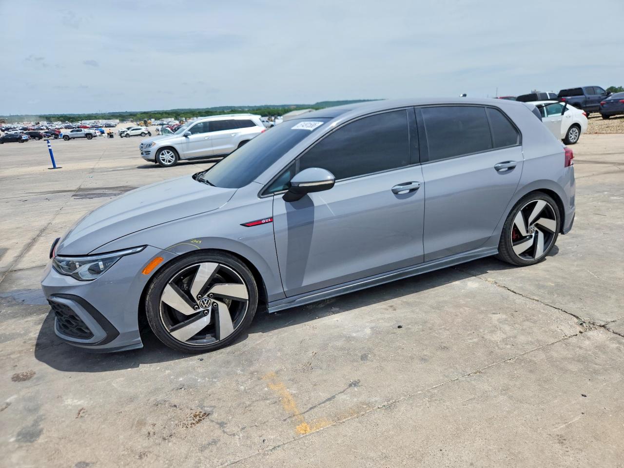 2023 Volkswagen Golf GTI SE, VIN WVW2A7CD3PW148549 — Перед