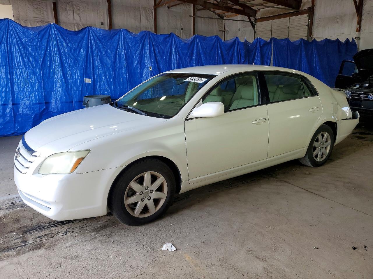 2006 Toyota Avalon XL, VIN 4T1BK36BX6U083625 — Rear end