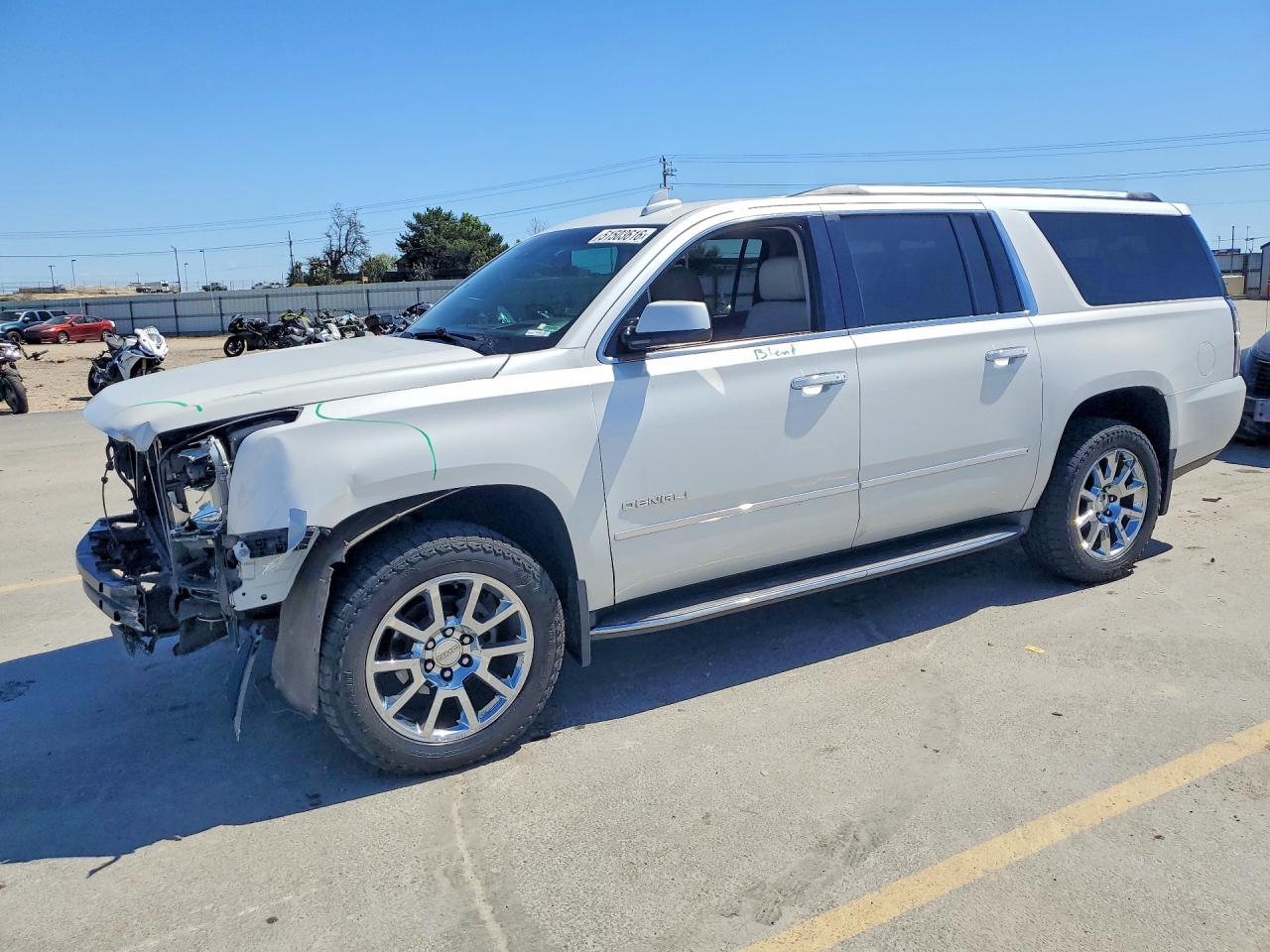 2016 GMC Yukon XL Denali, VIN 1GKS2HKJ5GR155029 — Front end