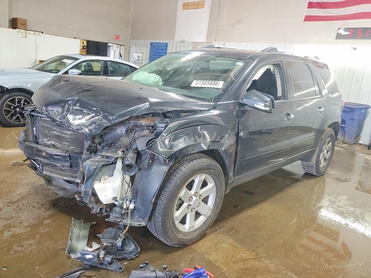 2010 Saturn Outlook XE, VIN 5GZLRTED7AJ198909 — Front end