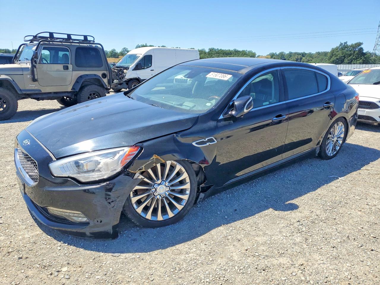 2017 Kia K900 Luxury, VIN KNALW4D45H6036496 — Front end