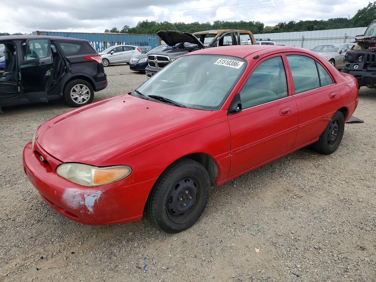 2002 Ford Escort Fleet Standard, VIN 3FAFP13P42R107839 — Вандализм