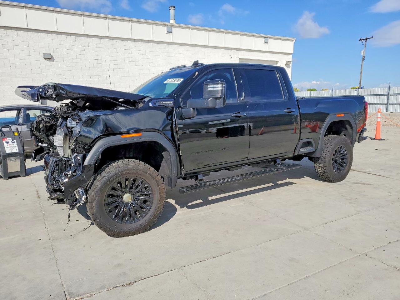 2026 GMC Sierra 3500HD Denali Ultimate, VIN 1GT4UYEY2TF203816 — Front end