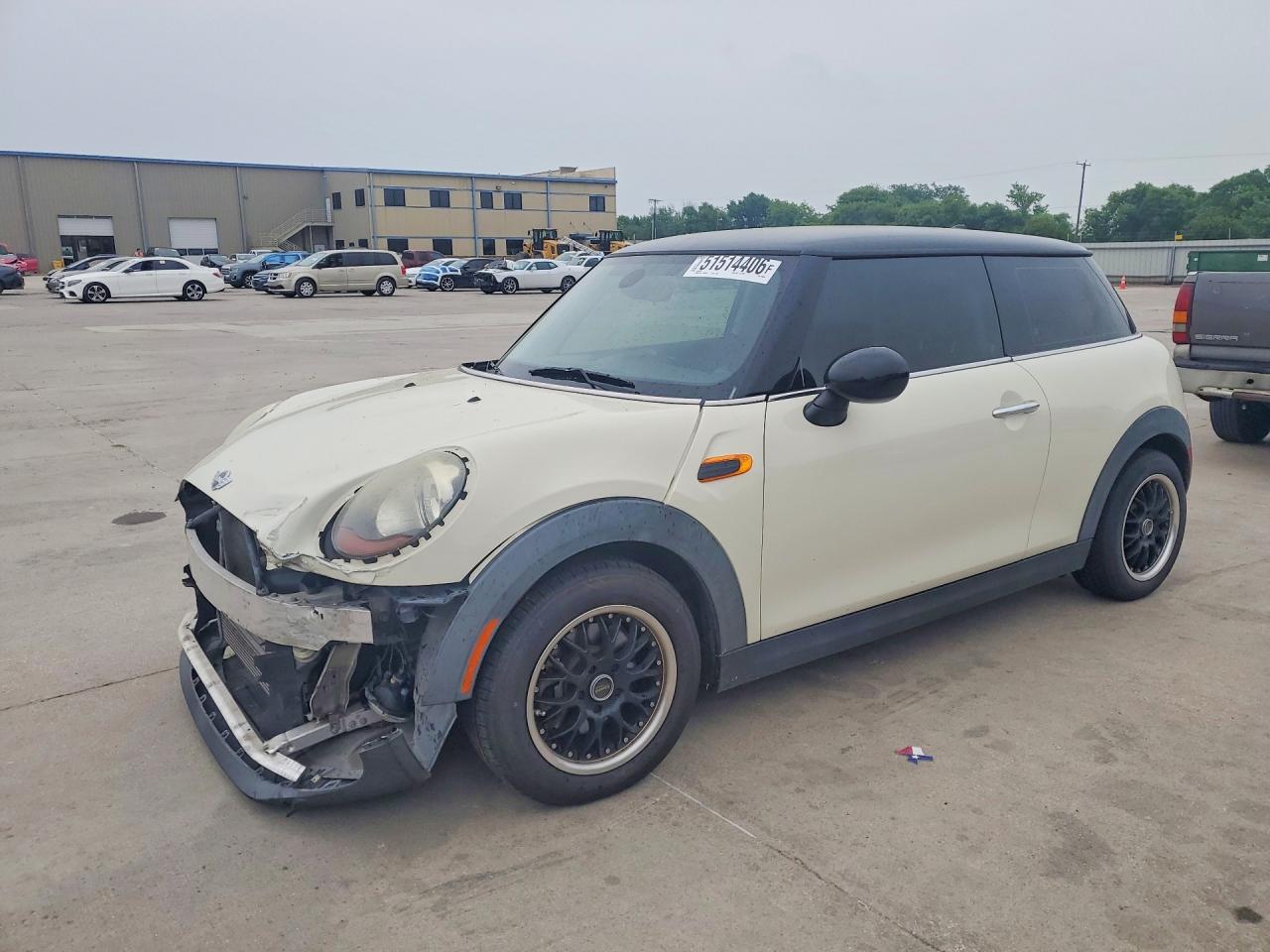 2016 MINI Hardtop, VIN WMWXP5C56G3B76560 — Front end