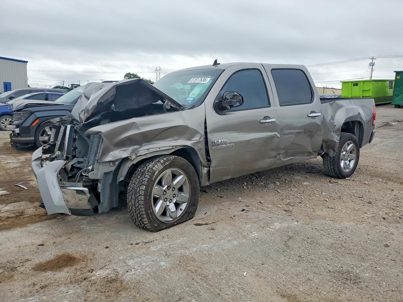 2013 GMC Sierra 1500 SLE, VIN 3GTP1VE00DG240538 — Side