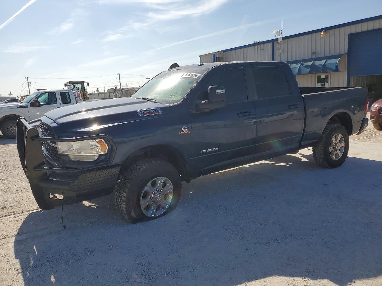 2024 Ram 2500 Big Horn, VIN 3C6UR5DL8RG296653 — Перед