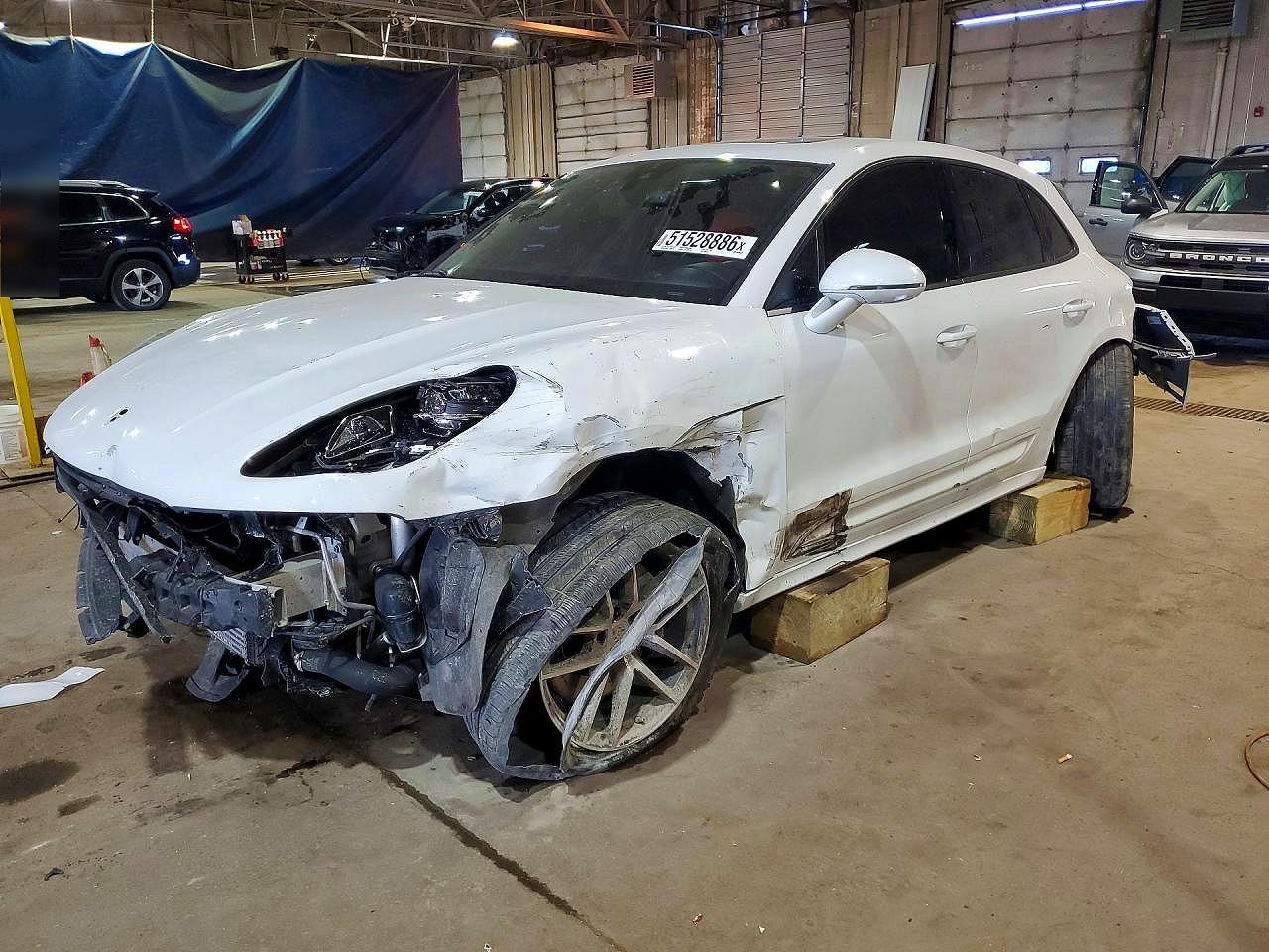 2022 Porsche Macan, VIN WP1AA2A54NLB08343 — Front end