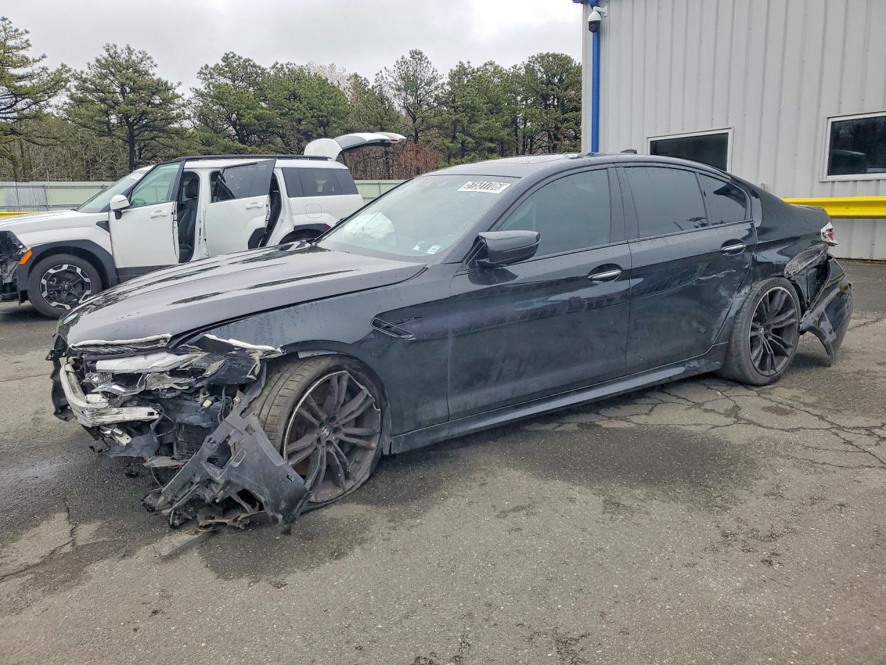 2018 BMW M5, VIN WBSJF0C50JB283038 — Перед