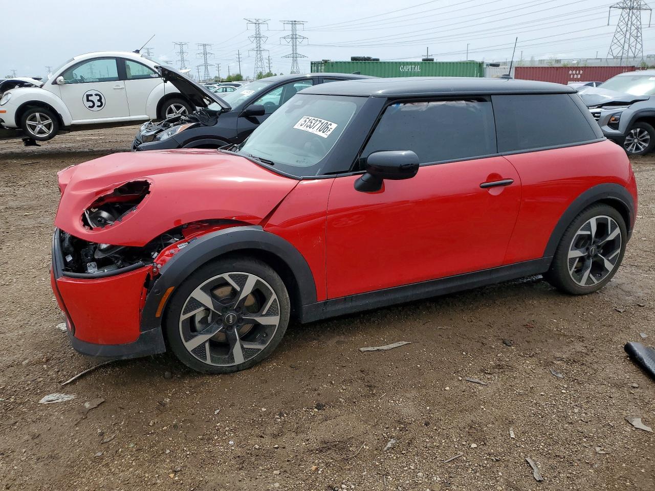 2025 MINI Hardtop Cooper, VIN WMW13GD09S2W73047 — Перед