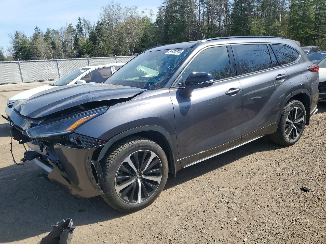 2021 Toyota Highlander XSE, VIN 5TDLZRBH5MS093501 — Front end