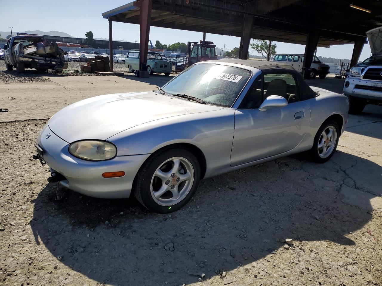 1999 Mazda MX-5 Miata, VIN JM1NB3539X0122029 — Minor dents and scratches