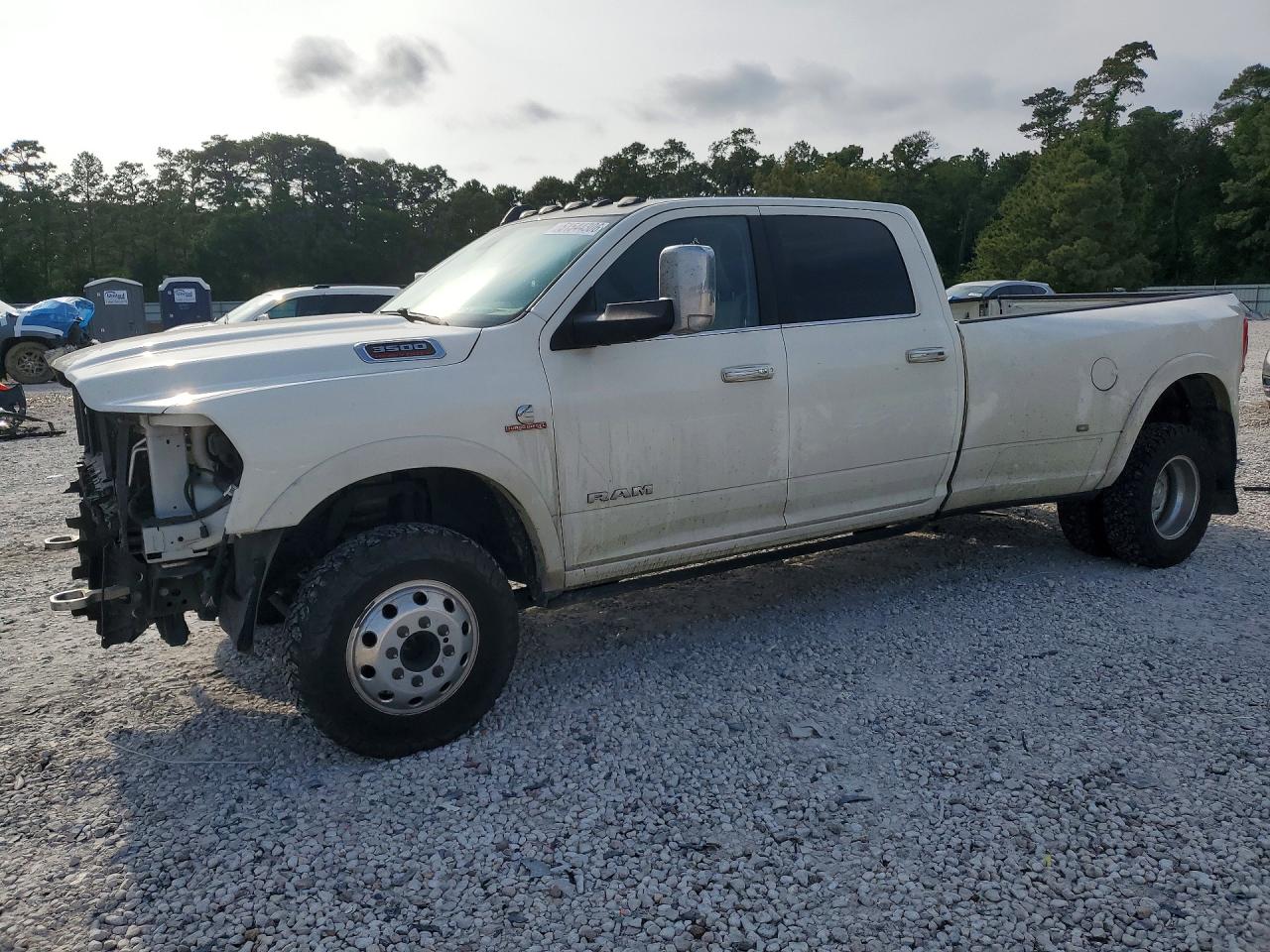 2020 Ram 3500 Laramie, VIN 3C63RRJL1LG242643 — Перед