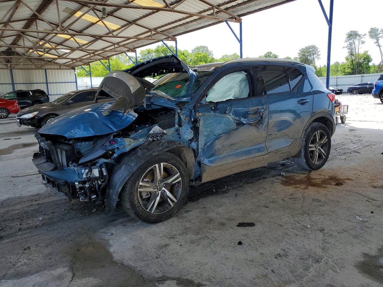 2023 Volvo XC40 Core, VIN YV4K92HK8P2921541 — Front end