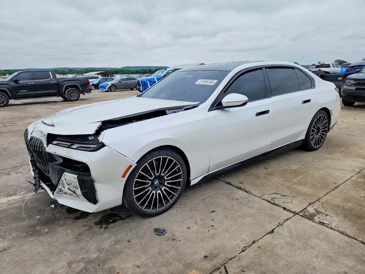 2025 BMW i7 eDrive50, VIN WBY43EJ06SCU33780 — Front end