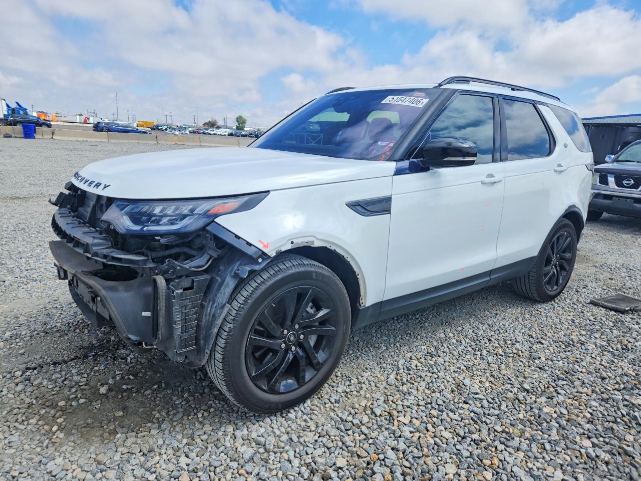 2019 Land Rover Discovery SE, VIN SALRG2RV6KA094288 — Front end
