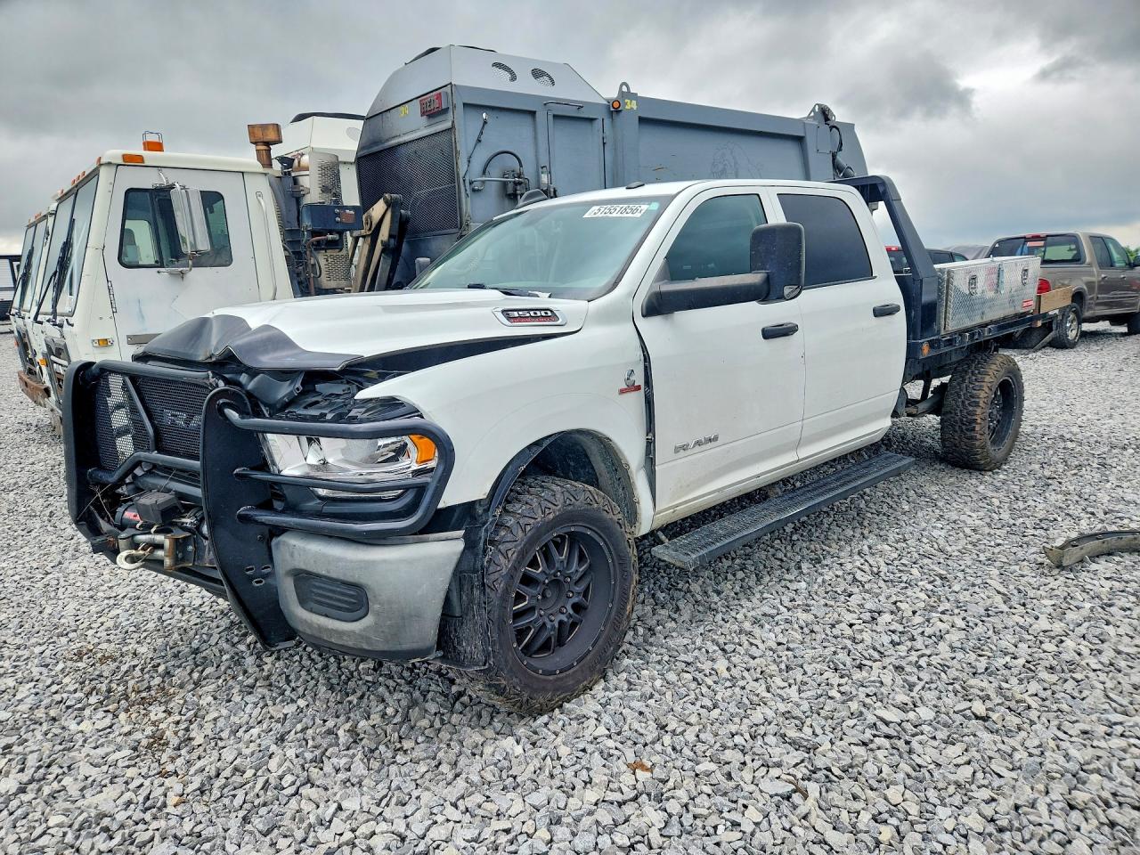 2019 Ram 3500 Tradesman, VIN 3C63R3GL1KG725794 — Front end