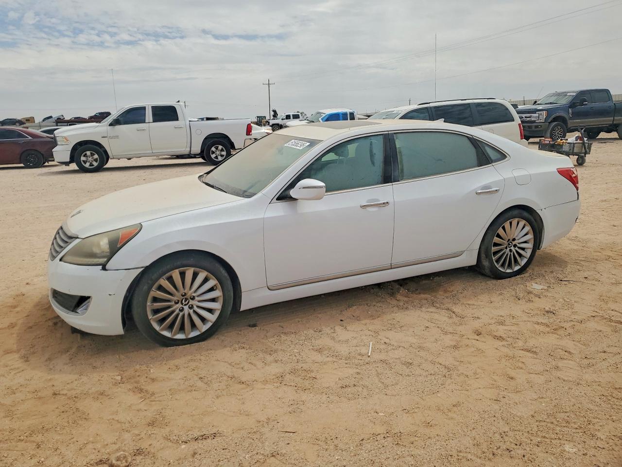 2016 Hyundai Equus Signature, VIN KMHGH4JH2GU102692 — Front end