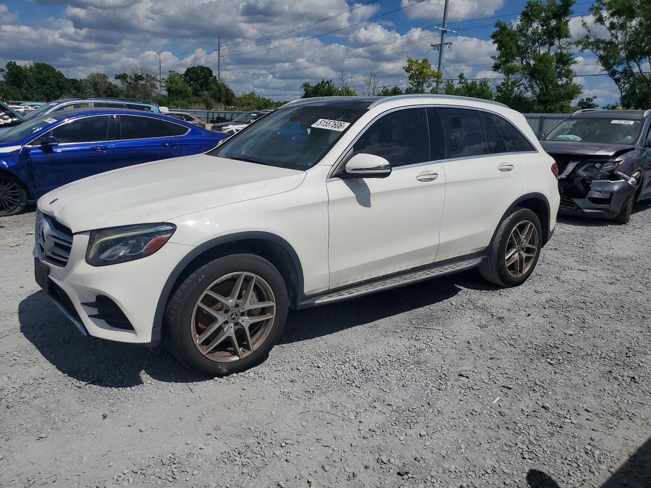 2019 Mercedes-Benz GLC 300, VIN WDC0G4KB8KV185075 — Front end