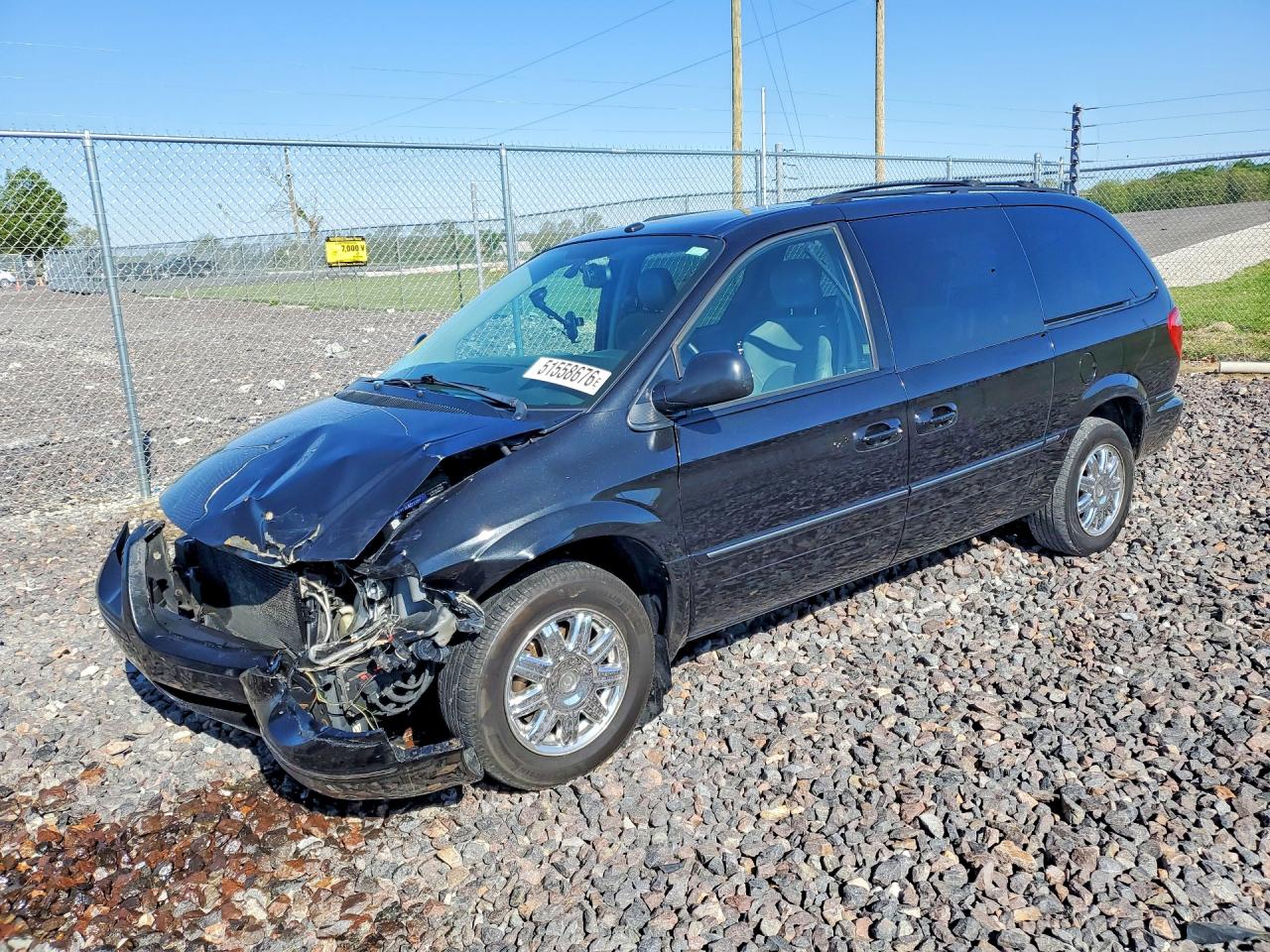 2007 Chrysler Town & Country Limited, VIN 2A4GP64L37R304726 — Front end