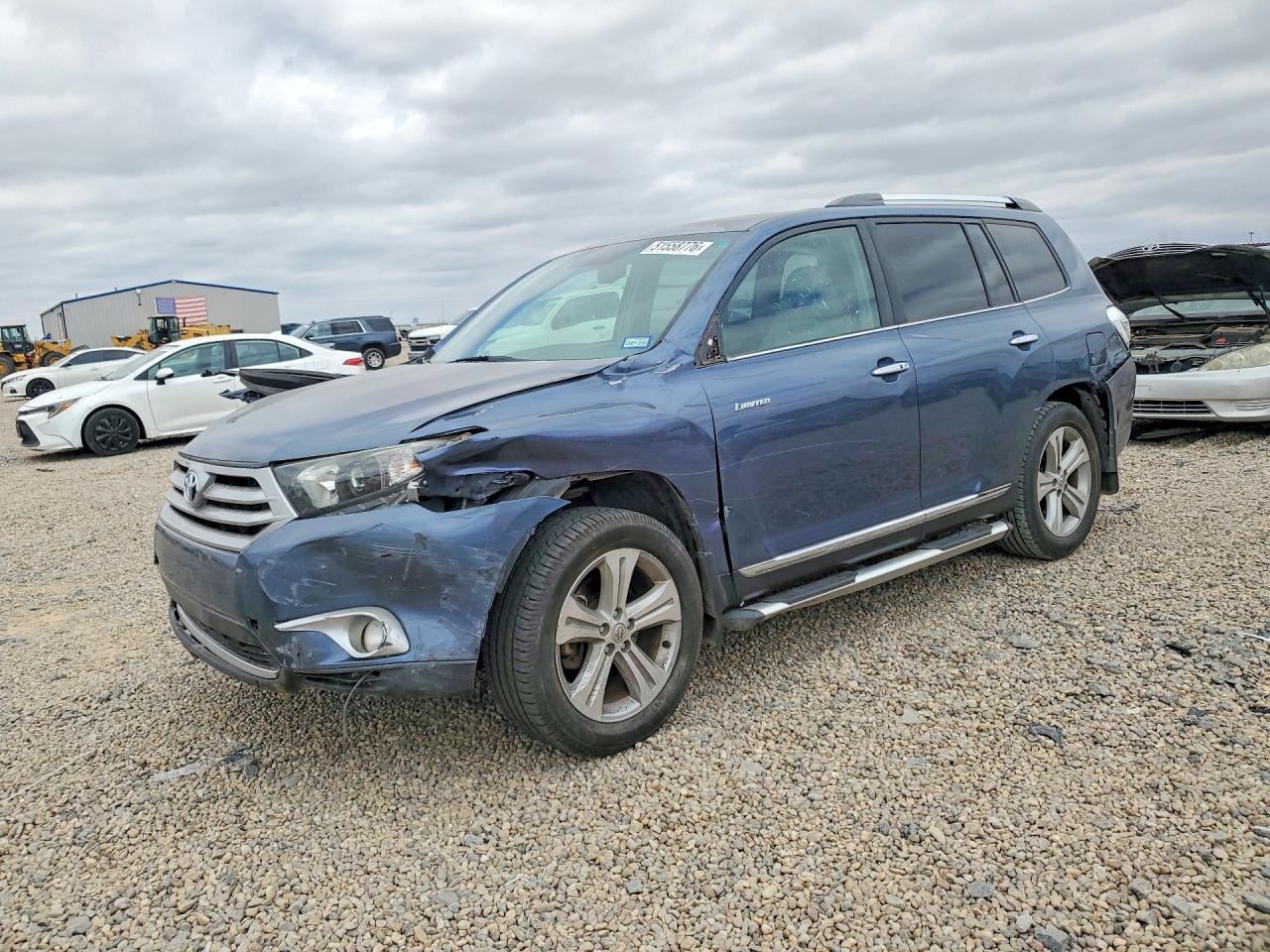 2013 Toyota Highlander Limited, VIN 5TDYK3EH3DS107687 — Front end