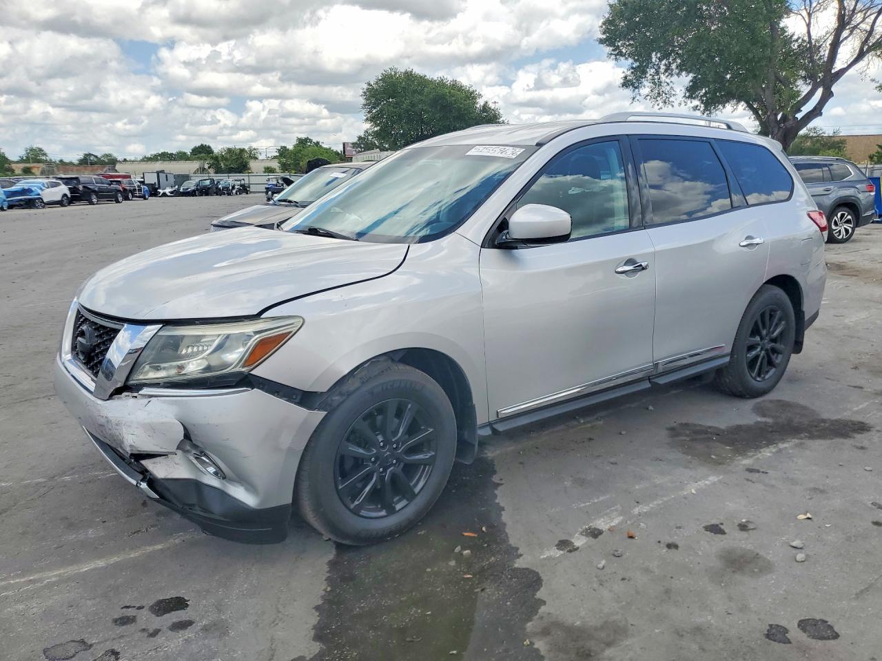 2014 Nissan Pathfinder SL, VIN 5N1AR2MN8EC666200 — Перед