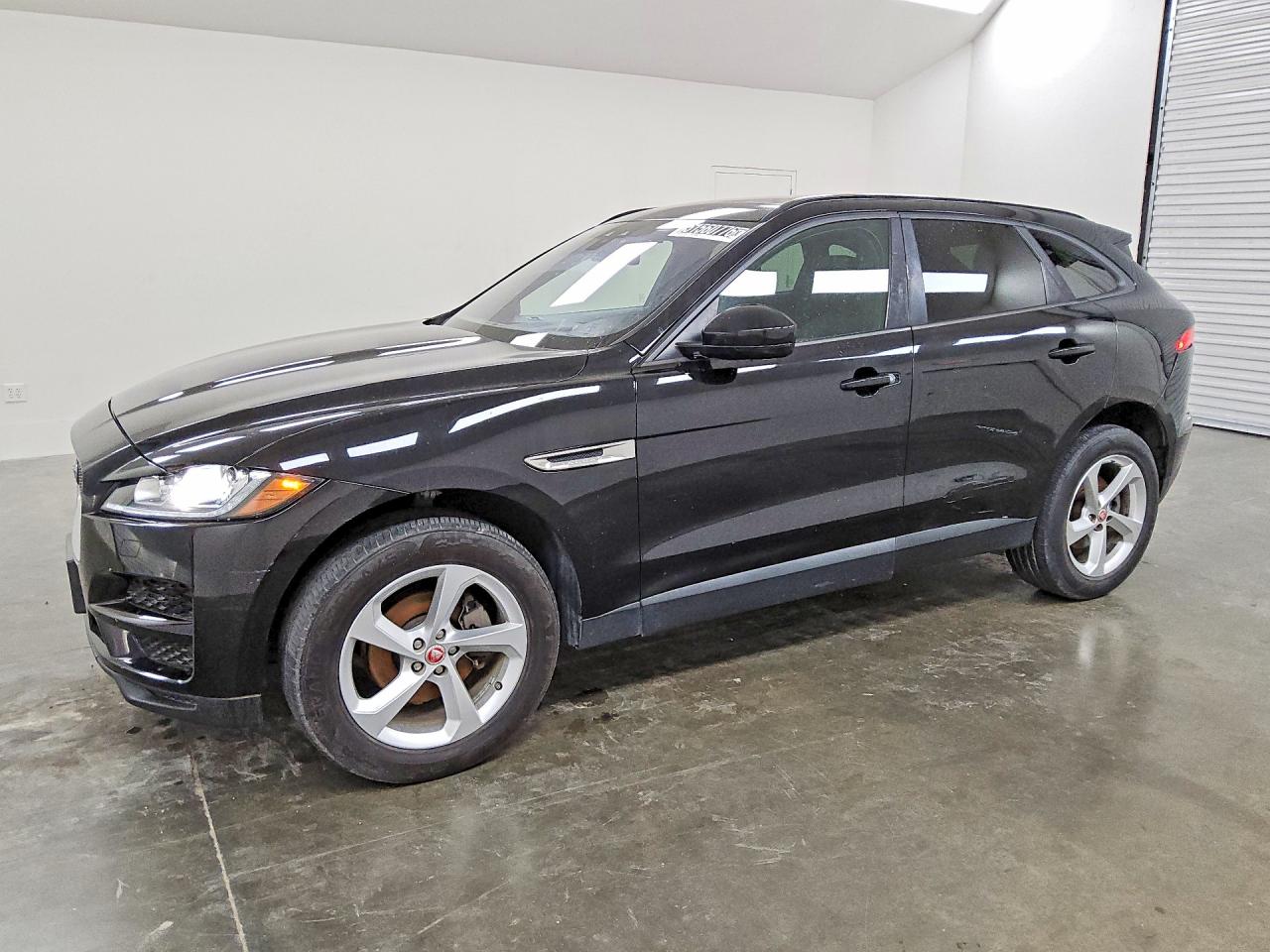 2018 Jaguar F-Pace 25t Premium, VIN SADCJ2FX0JA287852 — Minor dents and scratches